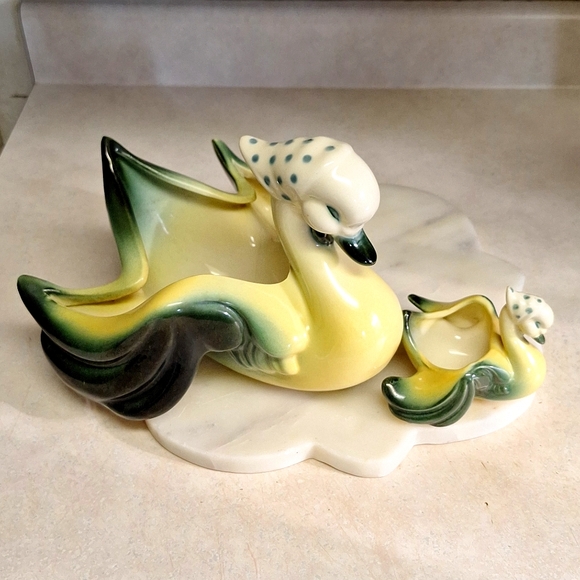Sale! HULL POTTERY U.S.A. VERY RARE 70'S -Mother Goose & Gosling set - Picture 3 of 12